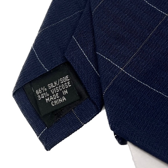 Calvin Klein Classic Silk Blend Tie - Picture 2 of 4